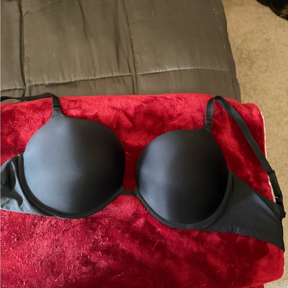 Victorias Secret Black Women's Push-up Bra. Excellent condition;